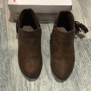 Girl boots